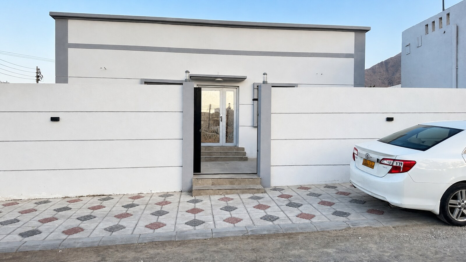 Exterior and entrance of the private stay in Tiwi, view 1